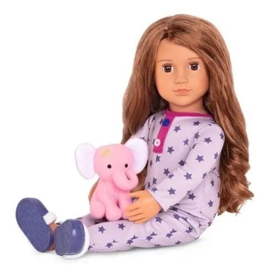 صورة دمية أور جينيريشن (Our Generation) مع بيجامة قطعة واحدة ولعبة فيل قطيفة